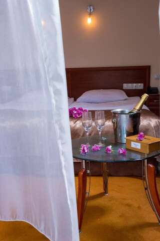 Отель Jermuk Verona Resort Джермук Стандартный двухместный номер с 2 отдельными кроватями-2